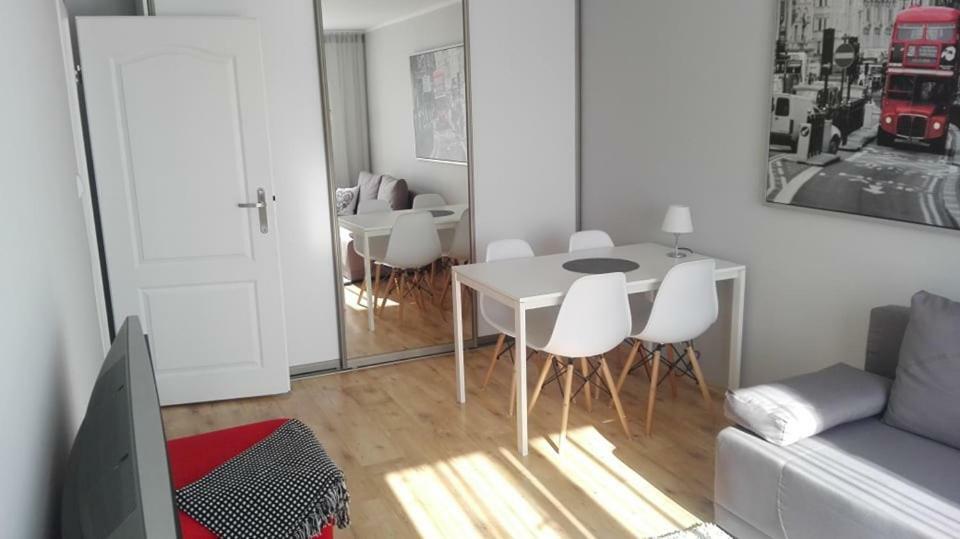 Powstancow Wielkopolskich 12 Poznań Extérieur photo